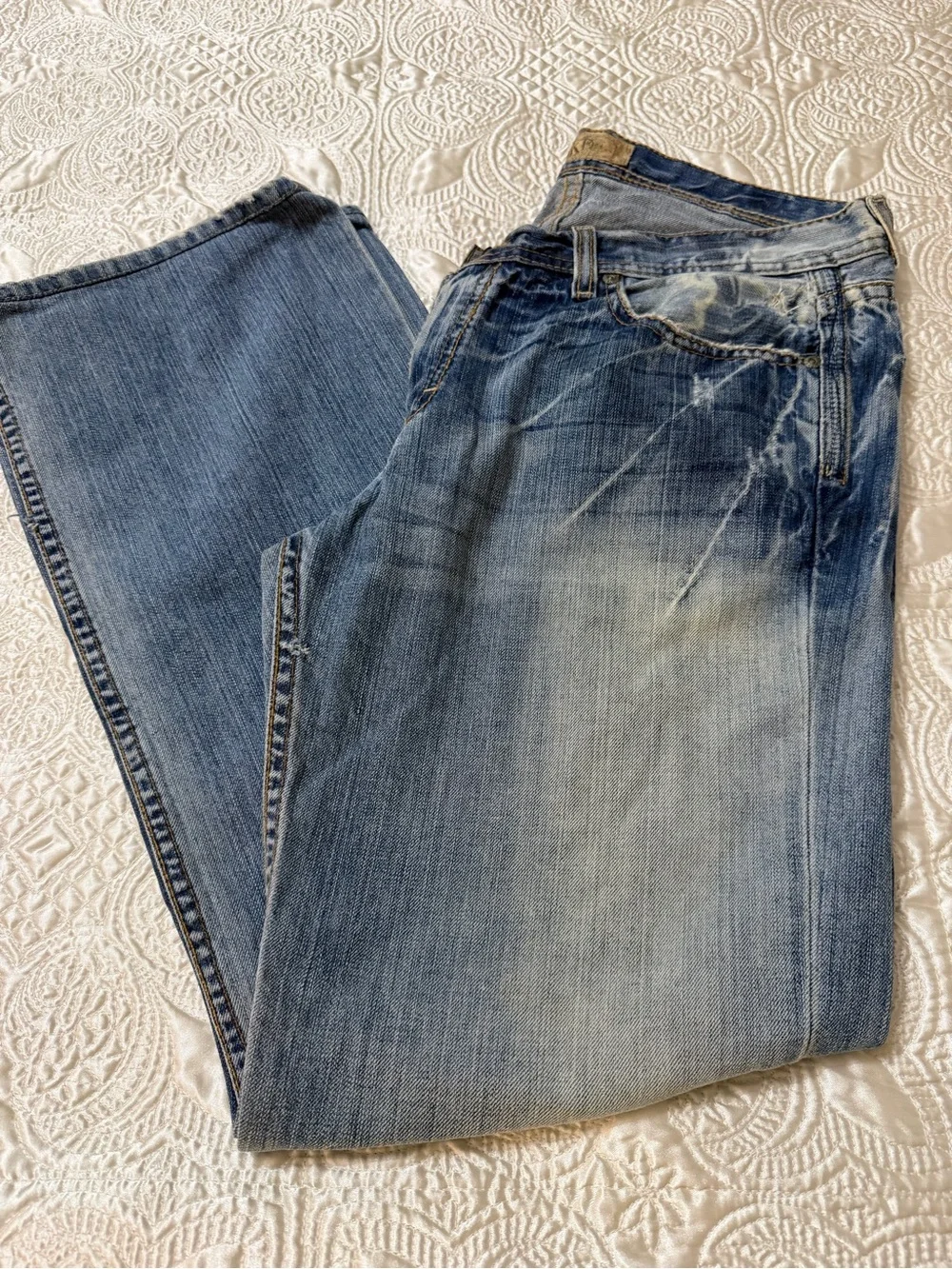 BKE Men's Blue Faded Bootcut Jeans
